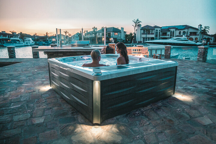 6-person hot tub from sundance spas